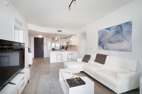 Condominio en alquiler en Miami, Florida, 2 dormitorios, 111.2 m2 № 1938908 - foto 9