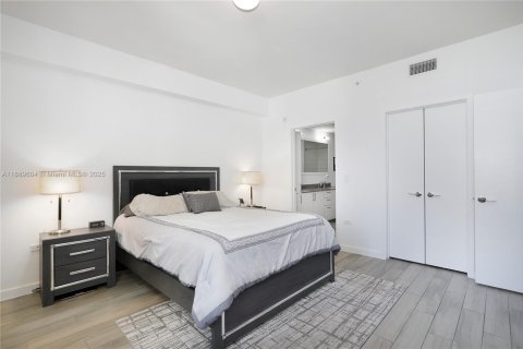 Copropriété à louer à Miami, Floride: 2 chambres, 111.2 m2 № 1938908 - photo 13
