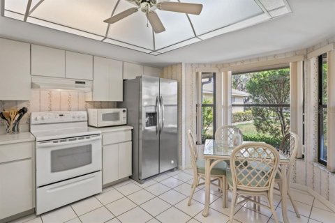 Condo in New Port Richey, Florida, 2 bedrooms  № 1684641 - photo 15