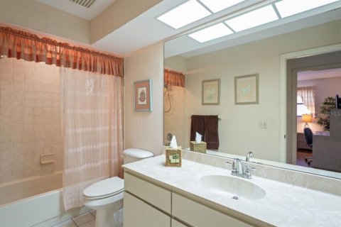 Condo in New Port Richey, Florida, 2 bedrooms  № 1684641 - photo 25