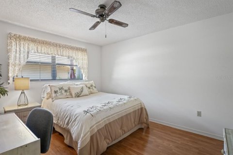 Condo in New Port Richey, Florida, 2 bedrooms  № 1684641 - photo 21