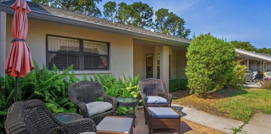 Condo in New Port Richey, Florida, 2 bedrooms № 1684641