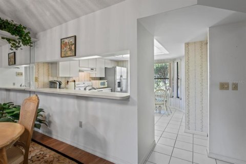 Condo in New Port Richey, Florida, 2 bedrooms  № 1684641 - photo 14
