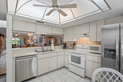 Condo in New Port Richey, Florida, 2 bedrooms  № 1684641 - photo 16