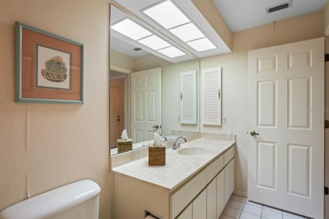 Condo in New Port Richey, Florida, 2 bedrooms  № 1684641 - photo 24