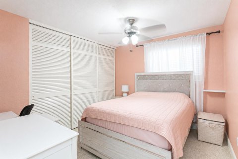 House in West Palm Beach, Florida 3 bedrooms, 131.64 sq.m. № 2177204 - photo 18