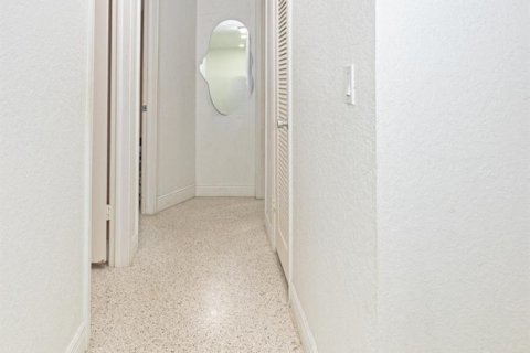 House in West Palm Beach, Florida 3 bedrooms, 131.64 sq.m. № 2177204 - photo 15
