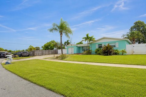 House in West Palm Beach, Florida 3 bedrooms, 131.64 sq.m. № 2177204 - photo 3