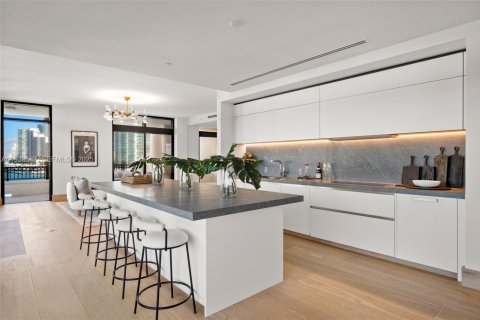Condo in Miami Beach, Florida, 6 bedrooms  № 2035146 - photo 8