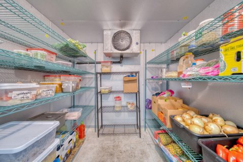 Immobilier commercial à vendre à Tamarac, Floride № 2015463 - photo 11