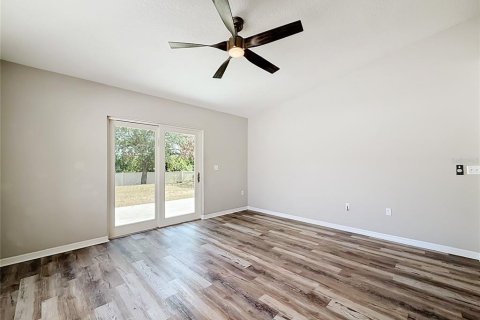 Casa en venta en Leesburg, Florida, 4 dormitorios, 175.86 m2 № 2208378 - foto 11