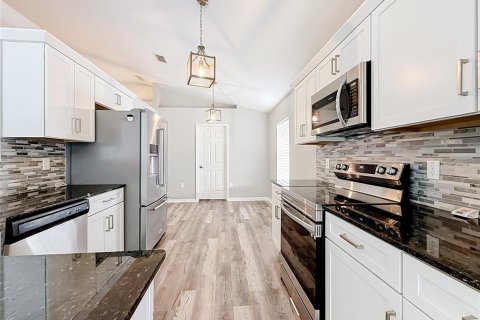 Casa en venta en Leesburg, Florida, 4 dormitorios, 175.86 m2 № 2208378 - foto 12
