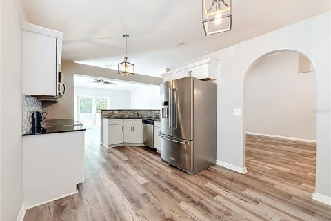 Casa en venta en Leesburg, Florida, 4 dormitorios, 175.86 m2 № 2208378 - foto 15