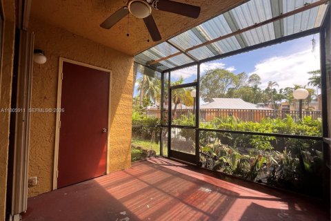 Condo in Tamarac, Florida, 2 bedrooms  № 2153994 - photo 13