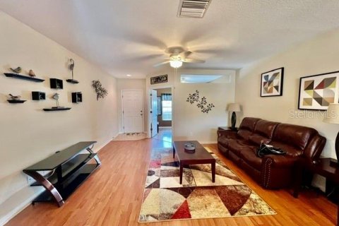 Adosado en alquiler en Spring Hill, Florida, 2 dormitorios, 124.02 m2 № 2105193 - foto 5