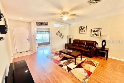 Adosado en alquiler en Spring Hill, Florida, 2 dormitorios, 124.02 m2 № 2105193 - foto 4