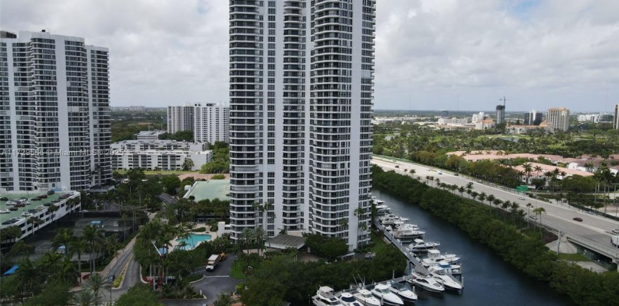 Condo in Aventura, Florida, 3 bedrooms  № 1726779