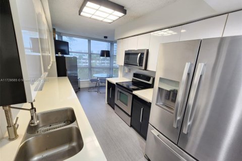 Condo in Aventura, Florida, 3 bedrooms  № 1726779 - photo 29