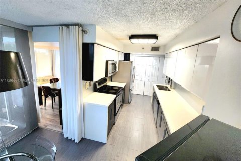 Condo in Aventura, Florida, 3 bedrooms  № 1726779 - photo 30