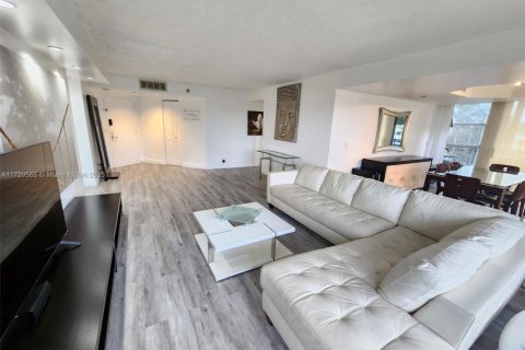 Condo in Aventura, Florida, 3 bedrooms  № 1726779 - photo 21
