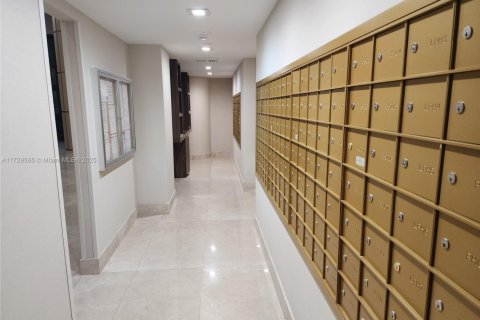 Condo in Aventura, Florida, 3 bedrooms  № 1726779 - photo 13