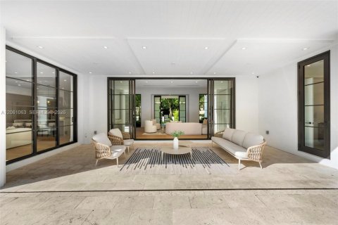 Casa en venta en Coral Gables, Florida, 5 dormitorios, 378.48 m2 № 2192129 - foto 19