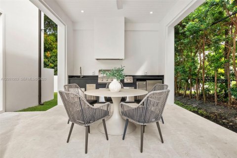 Casa en venta en Coral Gables, Florida, 5 dormitorios, 378.48 m2 № 2192129 - foto 23