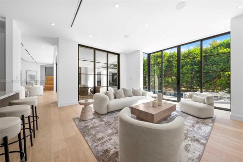 Casa en venta en Coral Gables, Florida, 5 dormitorios, 378.48 m2 № 2192129 - foto 11