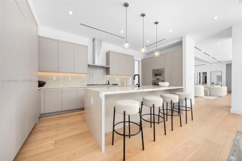 Casa en venta en Coral Gables, Florida, 5 dormitorios, 378.48 m2 № 2192129 - foto 14