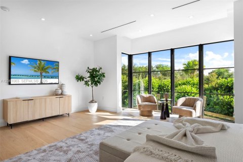 Casa en venta en Coral Gables, Florida, 5 dormitorios, 378.48 m2 № 2192129 - foto 30