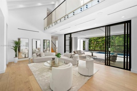 Casa en venta en Coral Gables, Florida, 5 dormitorios, 378.48 m2 № 2192129 - foto 8