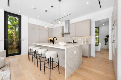 Casa en venta en Coral Gables, Florida, 5 dormitorios, 378.48 m2 № 2192129 - foto 16