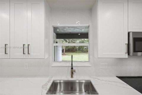 Villa ou maison à vendre à Loxahatchee Groves, Floride: 3 chambres, 154.12 m2 № 2400672 - photo 6