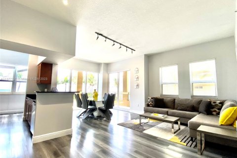 Снять в аренду кондоминиум в Халландейл-Бич, Флорида 3 спальни, 134.71м2, № 2037632 - фото 5