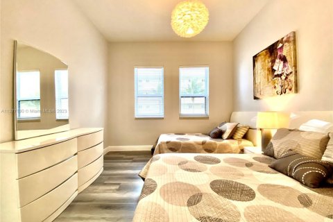 Снять в аренду кондоминиум в Халландейл-Бич, Флорида 3 спальни, 134.71м2, № 2037632 - фото 17