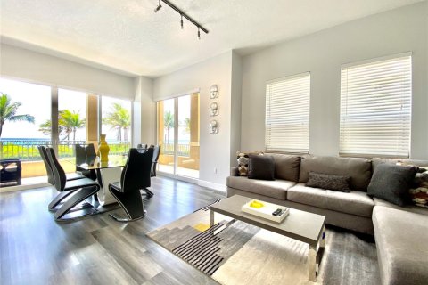 Снять в аренду кондоминиум в Халландейл-Бич, Флорида 3 спальни, 134.71м2, № 2037632 - фото 12