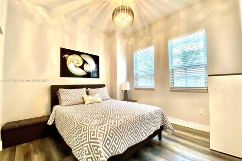 Снять в аренду кондоминиум в Халландейл-Бич, Флорида 3 спальни, 134.71м2, № 2037632 - фото 15