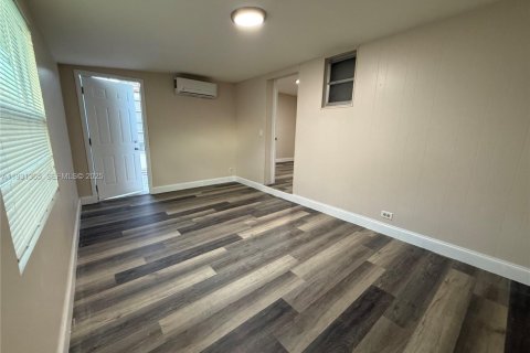 Condominio en alquiler en Lauderdale Lakes, Florida, 3 dormitorios, 78.04 m2 № 1991461 - foto 20