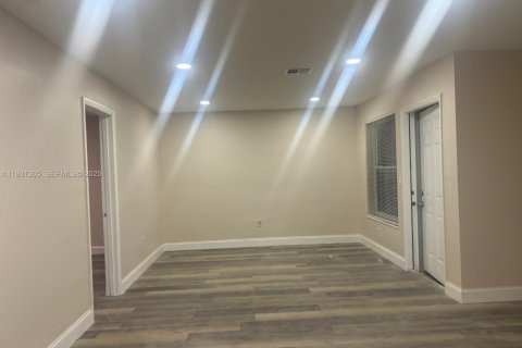 Condominio en alquiler en Lauderdale Lakes, Florida, 3 dormitorios, 78.04 m2 № 1991461 - foto 8