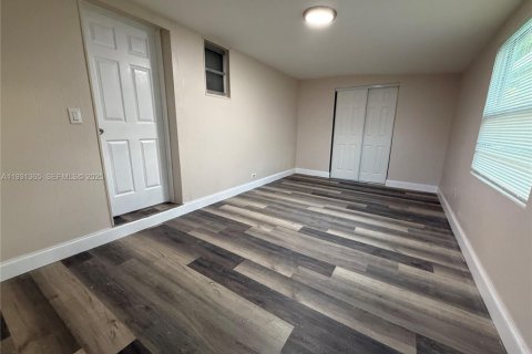 Condominio en alquiler en Lauderdale Lakes, Florida, 3 dormitorios, 78.04 m2 № 1991461 - foto 23