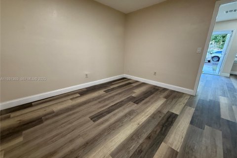 Condominio en alquiler en Lauderdale Lakes, Florida, 3 dormitorios, 78.04 m2 № 1991461 - foto 13