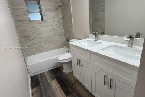 Condominio en alquiler en Lauderdale Lakes, Florida, 3 dormitorios, 78.04 m2 № 1991461 - foto 12