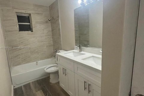 Condominio en alquiler en Lauderdale Lakes, Florida, 3 dormitorios, 78.04 m2 № 1991461 - foto 4