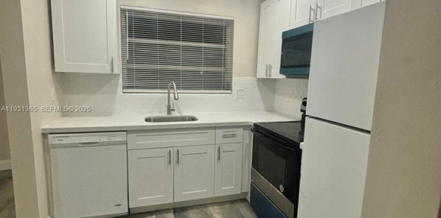 Condominio en Lauderdale Lakes, Florida, 3 dormitorios  № 1991461