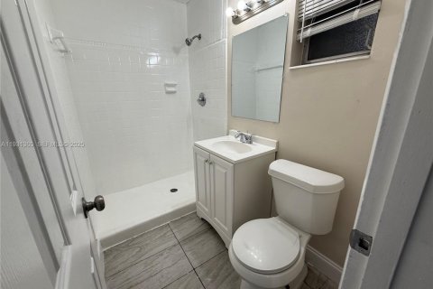 Condominio en alquiler en Lauderdale Lakes, Florida, 3 dormitorios, 78.04 m2 № 1991461 - foto 17