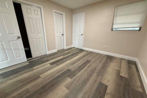 Condominio en alquiler en Lauderdale Lakes, Florida, 3 dormitorios, 78.04 m2 № 1991461 - foto 16