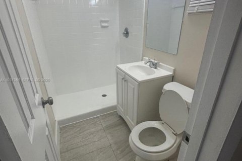 Condominio en alquiler en Lauderdale Lakes, Florida, 3 dormitorios, 78.04 m2 № 1991461 - foto 5