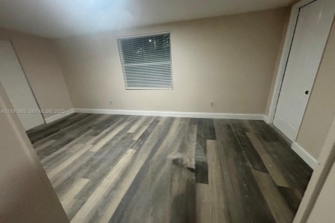 Condominio en alquiler en Lauderdale Lakes, Florida, 3 dormitorios, 78.04 m2 № 1991461 - foto 6