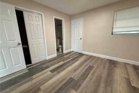 Condominio en alquiler en Lauderdale Lakes, Florida, 3 dormitorios, 78.04 m2 № 1991461 - foto 15