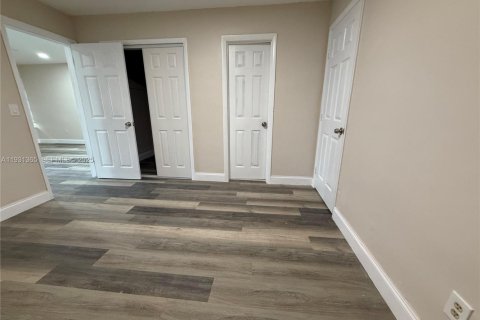 Condominio en alquiler en Lauderdale Lakes, Florida, 3 dormitorios, 78.04 m2 № 1991461 - foto 19